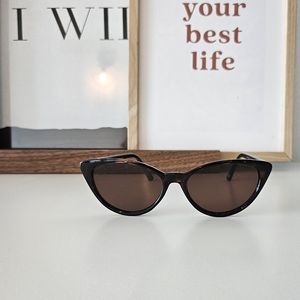 Cat eye sunglasses